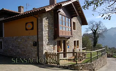 Casas de Aldea Peñanes en Morcín (Asturias) - Foto 1