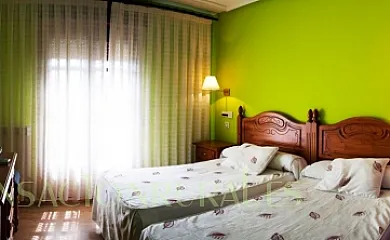 Tierra de Lobos en Puebla de Sanabria (Zamora) - Foto 2