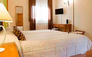 Las Baronas en Santa Cruz de la Salceda (Burgos) - Foto 13