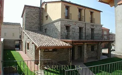 Casa Rural La Antigua Bodega y Lagos de San Isidro en Alcanadre (La Rioja) - Foto 1