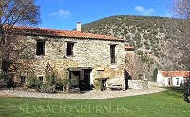 Complejo Turístico Rural Valdelavilla en San Pedro Manrique (Soria) - Foto 1