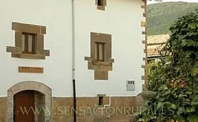 Casa Gaztelu Etxea en Leache (Navarra) - Foto 1