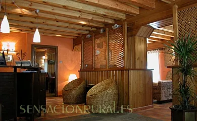 Camino de la Fuentona en Cabrejas Del Pinar (Soria) - Foto 3