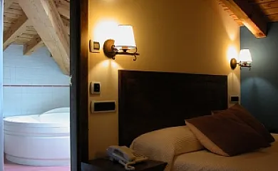 Camino de la Fuentona en Cabrejas Del Pinar (Soria) - Foto 7