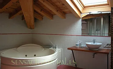 Camino de la Fuentona en Cabrejas Del Pinar (Soria) - Foto 8