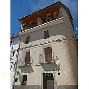 Casa Lacambra 001