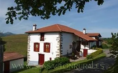 Casa Katton en Etxalar (Navarra) - Foto 1