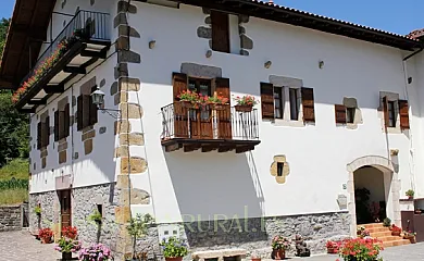 Casas Zabaltenea en Donamaria (Navarra) - Foto 1