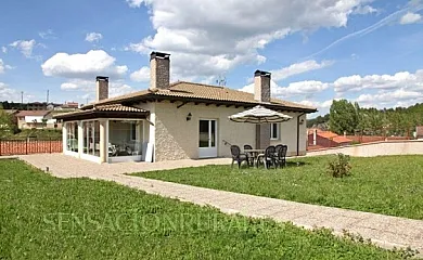 Casa Rural Roblegordo-Los Roblones en Rabanera Del Pinar (Burgos) - Foto 1