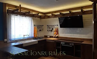 El Morisco, La Bellota, El Fresno, La Casita Roja y Los Faroles en Burgohondo (Ávila) - Foto 5