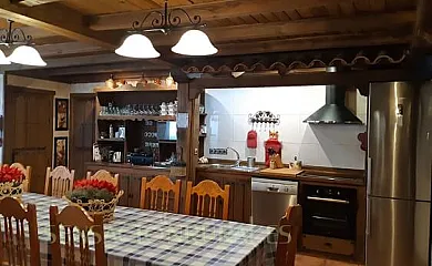 El Morisco, La Bellota, El Fresno, La Casita Roja y Los Faroles en Burgohondo (Ávila) - Foto 20