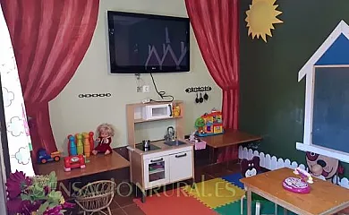 El Morisco, La Bellota, El Fresno, La Casita Roja y Los Faroles en Burgohondo (Ávila) - Foto 22