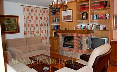 Villa Victoria en Navalperal de Pinares (Ávila) - Foto 2
