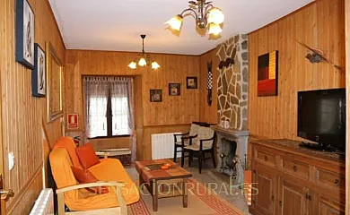 Los 2 Yugos en Navaluenga (Ávila) - Foto 2