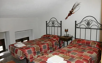 Los 2 Yugos en Navaluenga (Ávila) - Foto 6