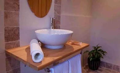 Miel y Romero en Sevilleja De La Jara (Toledo) - Foto 10