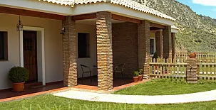 Casitas Cueva del Gato 002