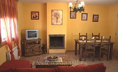 Alojamientos Los Gemelos y Casa rural La Fragua en Sieteiglesias (Madrid) - Foto 1