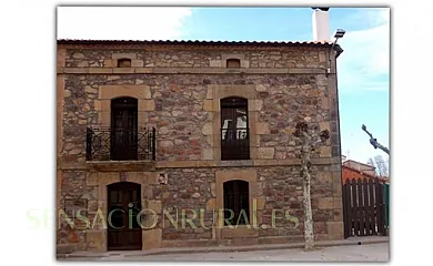 Antigua Fonda en Barbadillo Del Mercado (Burgos) - Foto 1