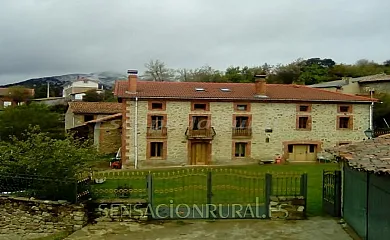 CASA Y APARTAMENTOS CORRAL CASIANO en Robledo de la Guzpeña (León) - Foto 1