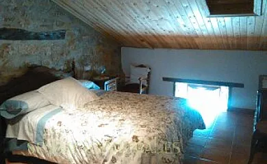 CASA Y APARTAMENTOS CORRAL CASIANO en Robledo de la Guzpeña (León) - Foto 2