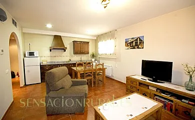 Casa Rural Bielas y Pistones, Apartamentos Las Eras y La Hoguera en Castelserás (Teruel) - Foto 11