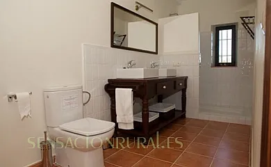 Dehesa Los Lomillos en Retamal de Llerena (Badajoz) - Foto 9