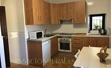 Dehesa Los Lomillos en Retamal de Llerena (Badajoz) - Foto 17