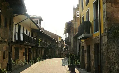 La Villa de Piedra en Cartes (Cantabria) - Foto 1