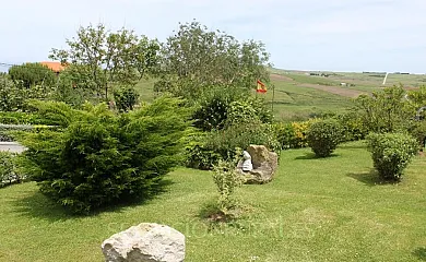 Posada y apartamentos El Acebo en Ubiarco (Cantabria) - Foto 8