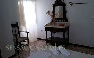 Casa Castillo de las Aguzaderas en El Coronil (Sevilla) - Foto 4