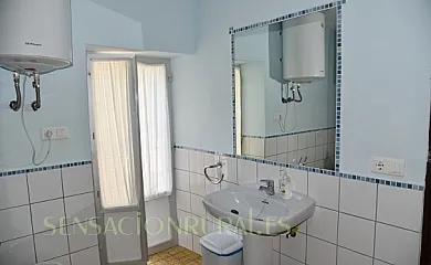 Casa Castillo de las Aguzaderas en El Coronil (Sevilla) - Foto 9