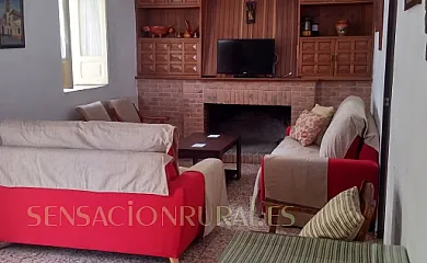 Casa Castillo de las Aguzaderas en El Coronil (Sevilla) - Foto 17