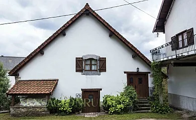 Casa Rural Erteikoa - Selva de Irati en Aria (Navarra) - Foto 1