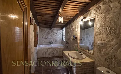 Los granaos en Las Casas Del Rio (Ciudad Real) - Foto 13