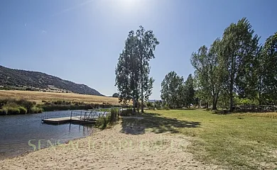 Los granaos en Las Casas Del Rio (Ciudad Real) - Foto 22