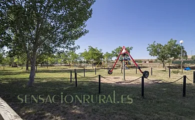 Los granaos en Las Casas Del Rio (Ciudad Real) - Foto 24