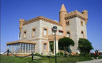 Hotel El Castillo de Los Locos en Suances (Cantabria) - Foto 1