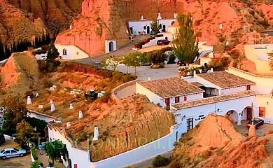 Apartamentos Cueva Pedro Antonio de Alarcon en Guadix (Granada) - Foto 1