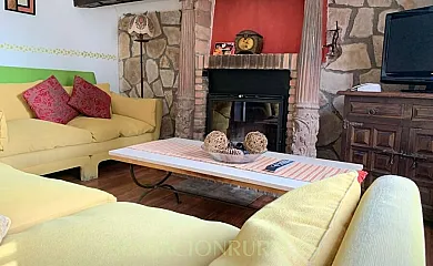 Casa El Pósito y La Guindalera en Abanades (Guadalajara) - Foto 9