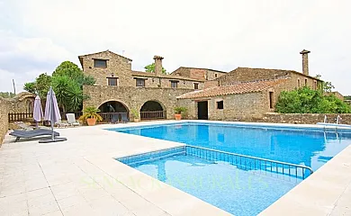 Casa Rural Mas Arnau en Cistella (Girona) - Foto 1