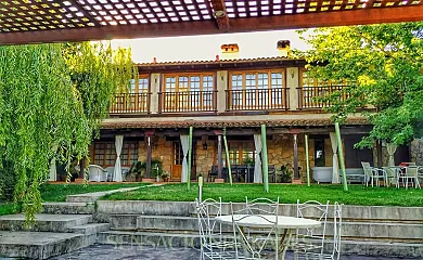 Caserío de los Diez Cerezos en Jarandilla de la Vera (Cáceres) - Foto 6