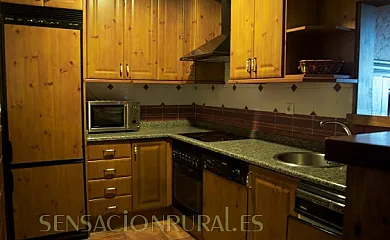 El Mesón de Gredos en Navarredonda de Gredos (Ávila) - Foto 9