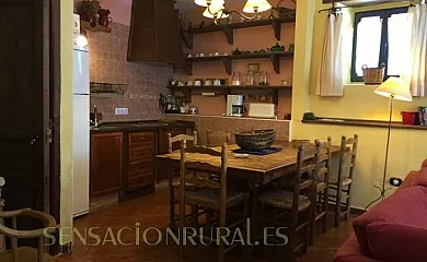 Las Cuatro Calles en Piedralaves (Ávila) - Foto 5