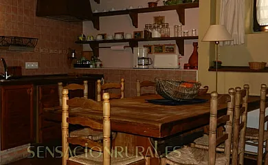 Las Cuatro Calles en Piedralaves (Ávila) - Foto 7