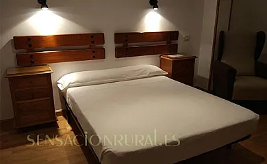 Hotel Los Perales en Puebla de Sanabria (Zamora) - Foto 1