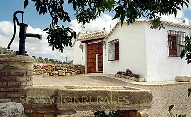 Cortijo Rural Majolero en Castillo de Locubin (Jaén) - Foto 1