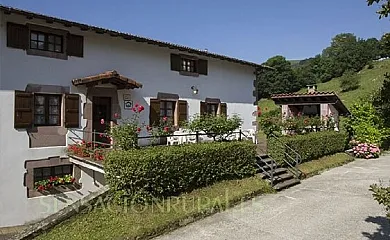 Casa Bordaberea I y II en Amaiur (Navarra) - Foto 1