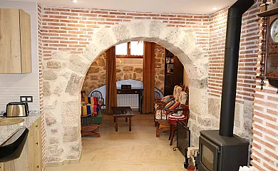 Casa Rural Ancasela y los Arcos en Santa Maria Del Campo (Burgos) - Foto 1