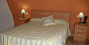 Cueva Rural Castillo de Peñaflor 005